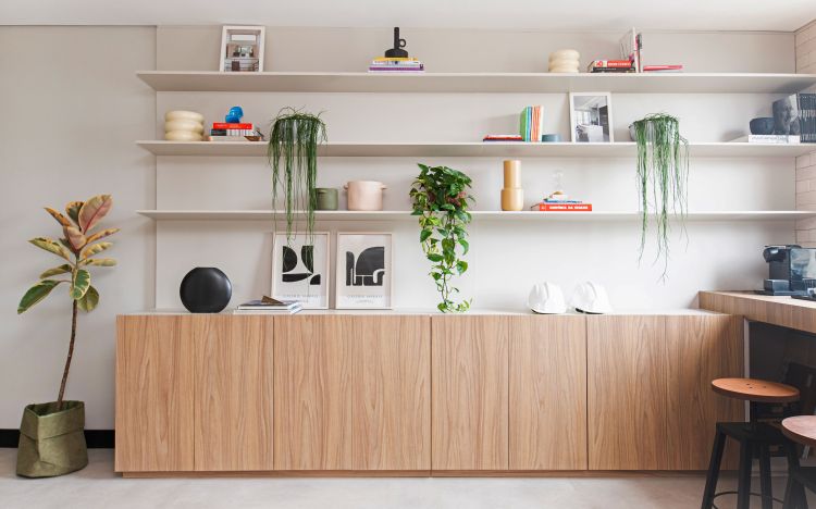 Projeto de arquitetura corporativa para escritório de arquitetura no Jardim Paulista, São Paulo, pelo escritório de arquitetura MWARQ, liderado pela arquiteta Marcela.