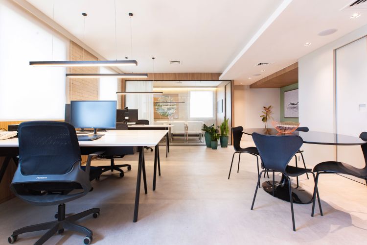 Projeto de arquitetura corporativa para escritório de arquitetura no Jardim Paulista, São Paulo, pelo escritório de arquitetura MWARQ, liderado pela arquiteta Marcela.