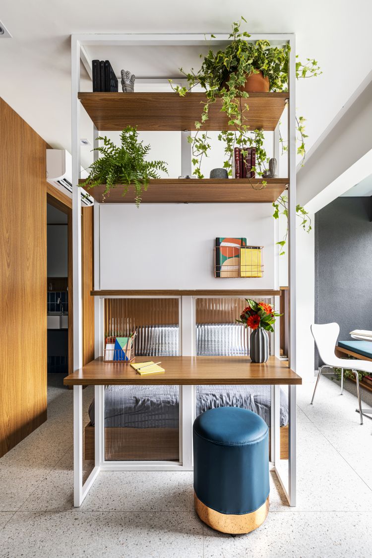 Projeto de arquitetura para reforma de apartamento studio decorado na Liberade, São Paulo, pelo escritório de arquitetura MWARQ, liderado pela arquiteta Marcela Wandenkolk.