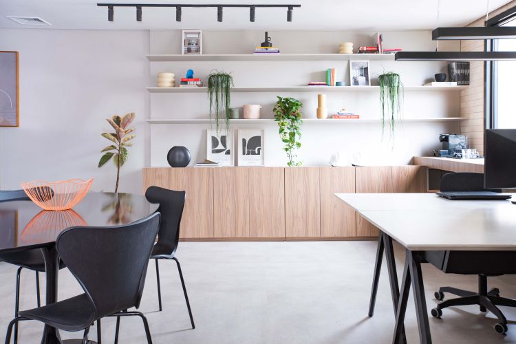 Projeto de arquitetura corporativa para escritório de arquitetura no Jardim Paulista, São Paulo, pelo escritório de arquitetura MWARQ, liderado pela arquiteta Marcela.