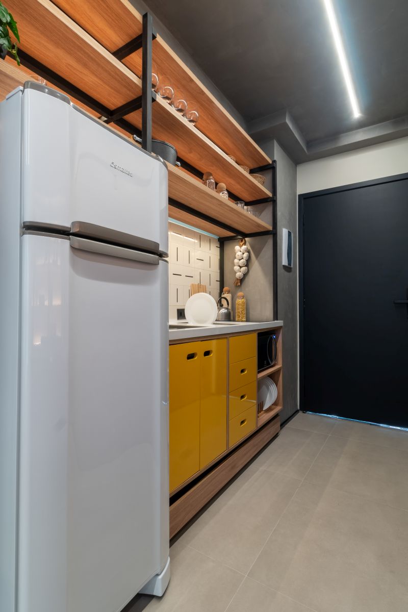 Apartamento estúdio decorado com paleta de cores vibrantes e transparências, refletindo o estilo jovem e urbano da Vita Urbana. Arquiteta aparatmento decorado. Escritório de arquitetra em São Paulo para incorporação.